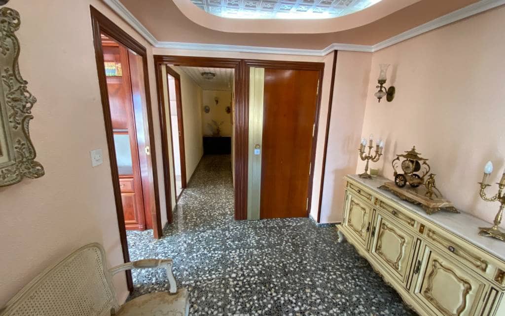 4 bedroom Apartment for sale in Sax - € 150,000 (Ref: 9720552)