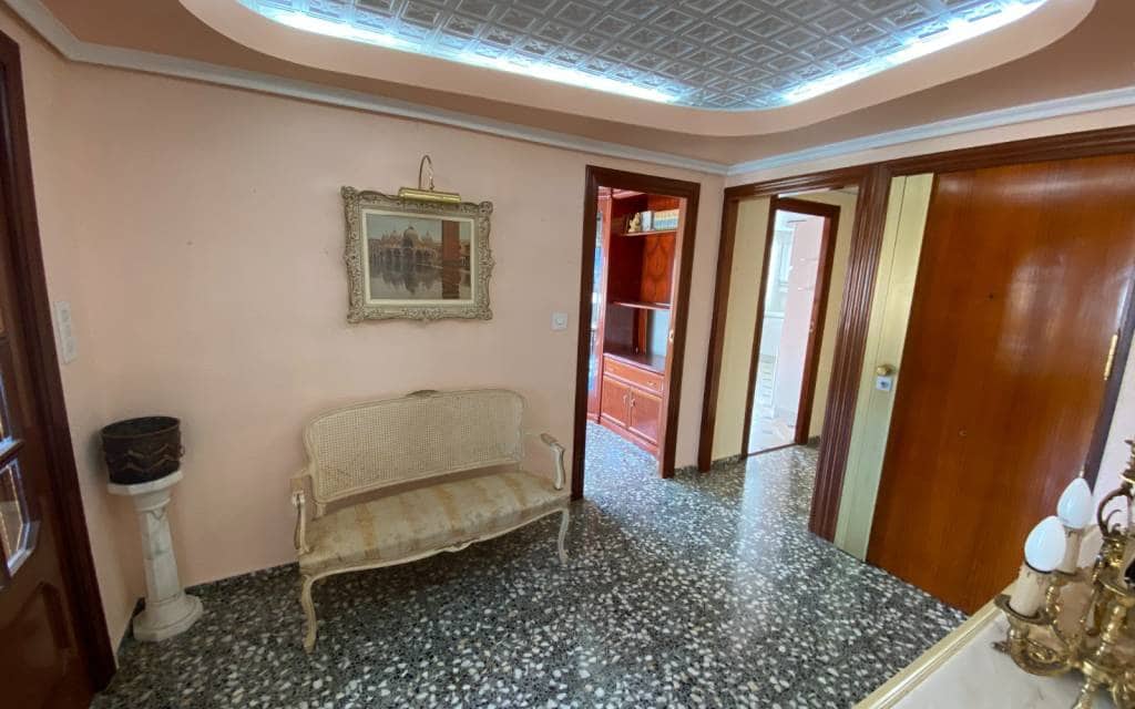 4 bedroom Apartment for sale in Sax - € 150,000 (Ref: 9720552)