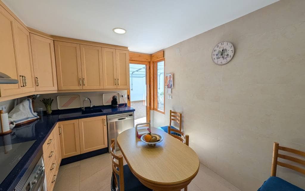 5 quarto Casa em Banda para venda em Sax com garagem - 260 000 € (Ref: 9720820)