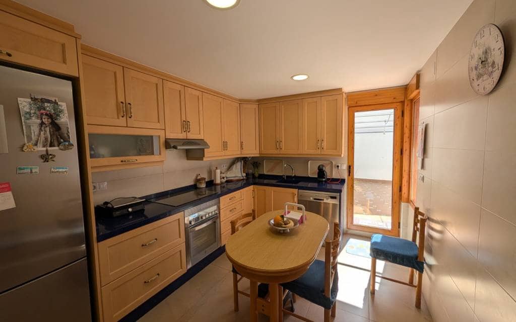 5 quarto Casa em Banda para venda em Sax com garagem - 260 000 € (Ref: 9720820)