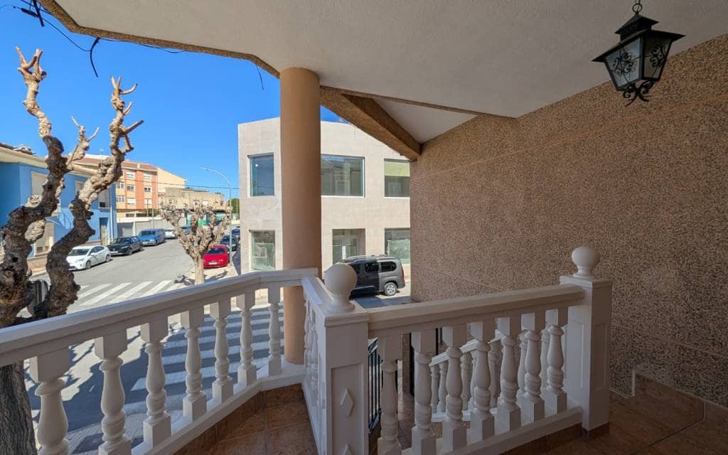 5 quarto Casa em Banda para venda em Sax com garagem - 260 000 € (Ref: 9720820)