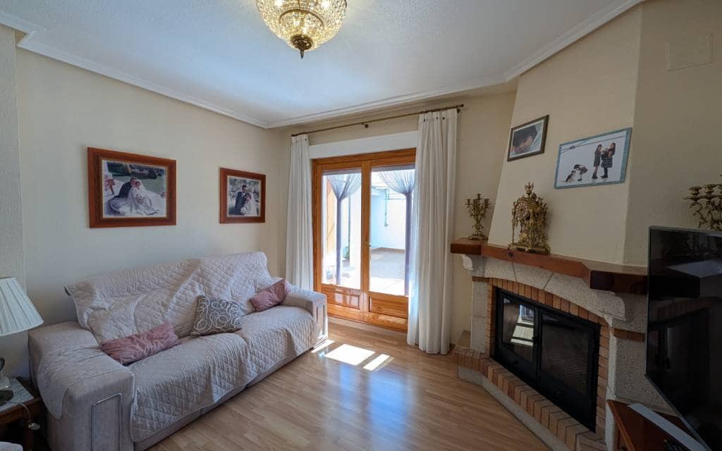 5 quarto Casa em Banda para venda em Sax com garagem - 260 000 € (Ref: 9720820)