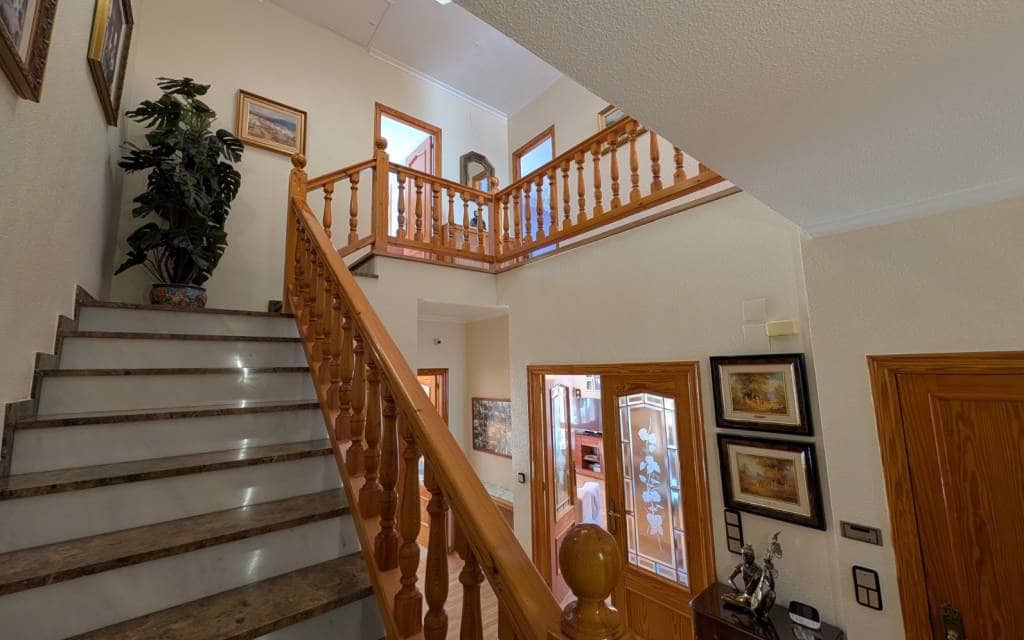 5 quarto Casa em Banda para venda em Sax com garagem - 260 000 € (Ref: 9720820)