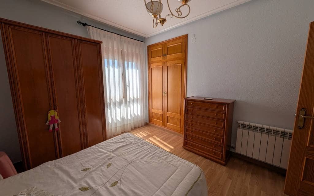 5 quarto Casa em Banda para venda em Sax com garagem - 260 000 € (Ref: 9720820)