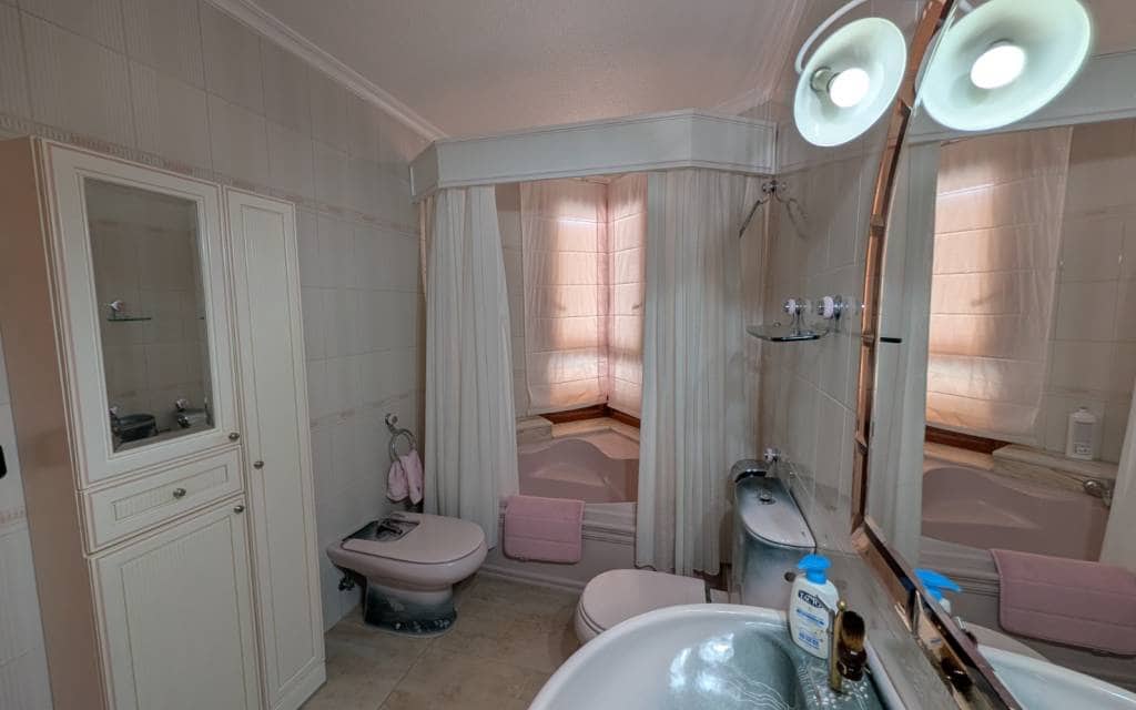 5 quarto Casa em Banda para venda em Sax com garagem - 260 000 € (Ref: 9720820)