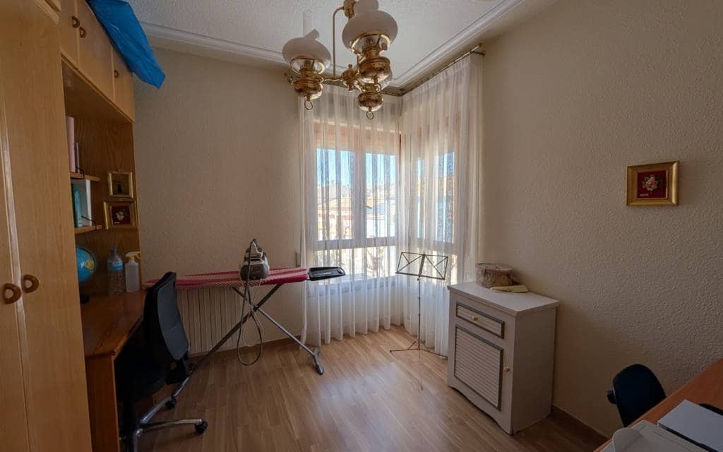 5 quarto Casa em Banda para venda em Sax com garagem - 260 000 € (Ref: 9720820)