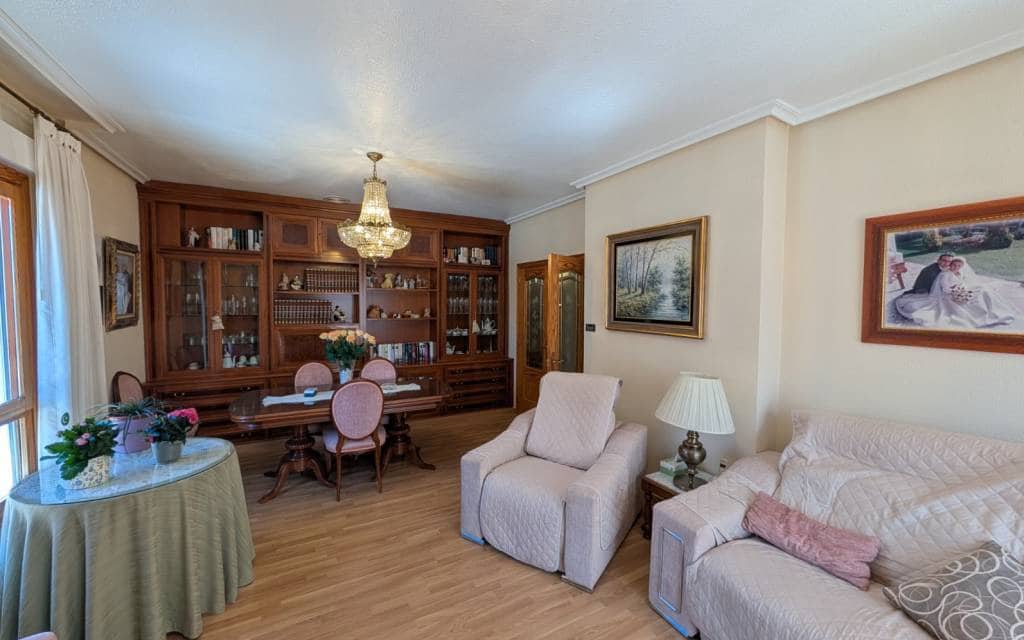 5 quarto Casa em Banda para venda em Sax com garagem - 260 000 € (Ref: 9720820)