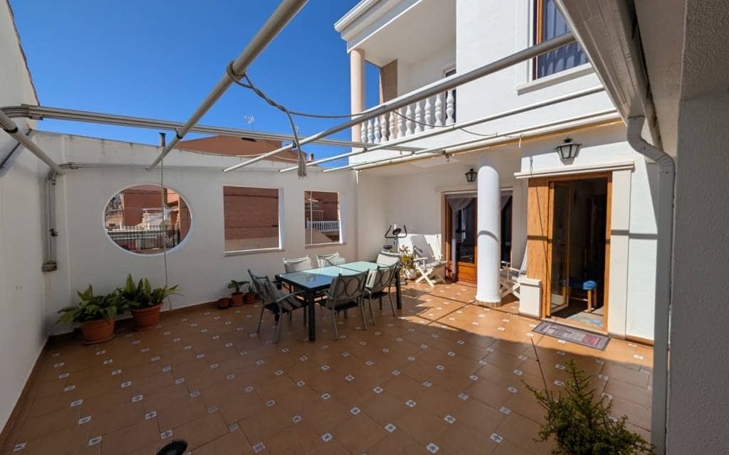 5 quarto Casa em Banda para venda em Sax com garagem - 260 000 € (Ref: 9720820)