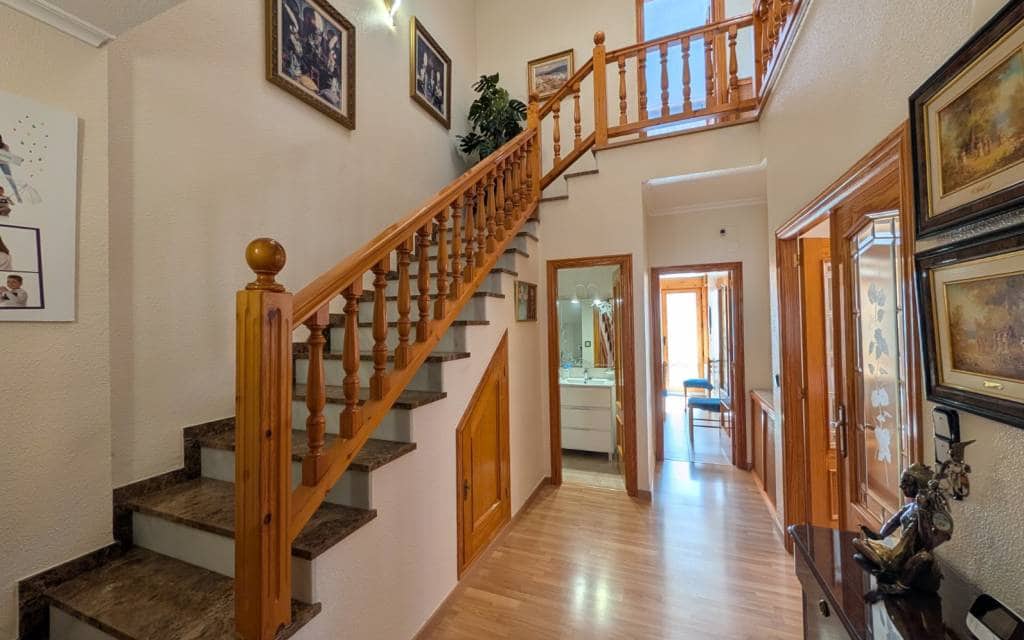 5 quarto Casa em Banda para venda em Sax com garagem - 260 000 € (Ref: 9720820)