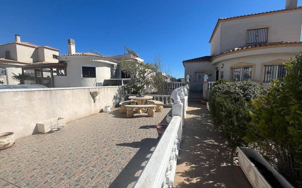 4 sovrum Villa till salu i Castalla med pool - 245 000 € (Ref: 9759634)