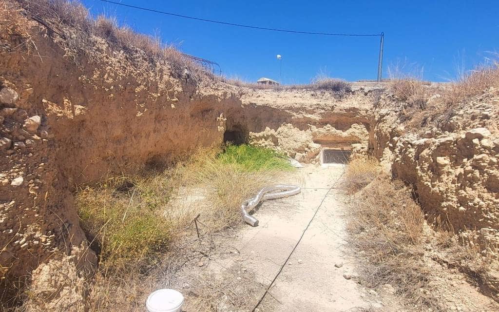 2 makuuhuone Luolatalo myytävänä paikassa La Romana - 169 999 € (Ref: 9777242)