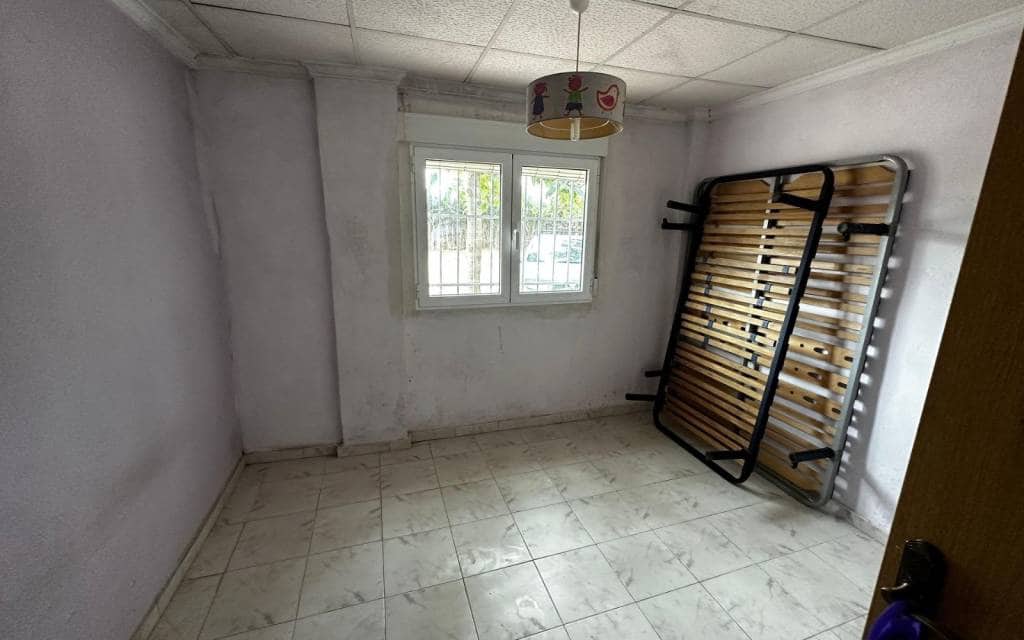 4 soveværelse Villa til salg i Yecla med swimmingpool - € 149.995 (Ref: 9778603)