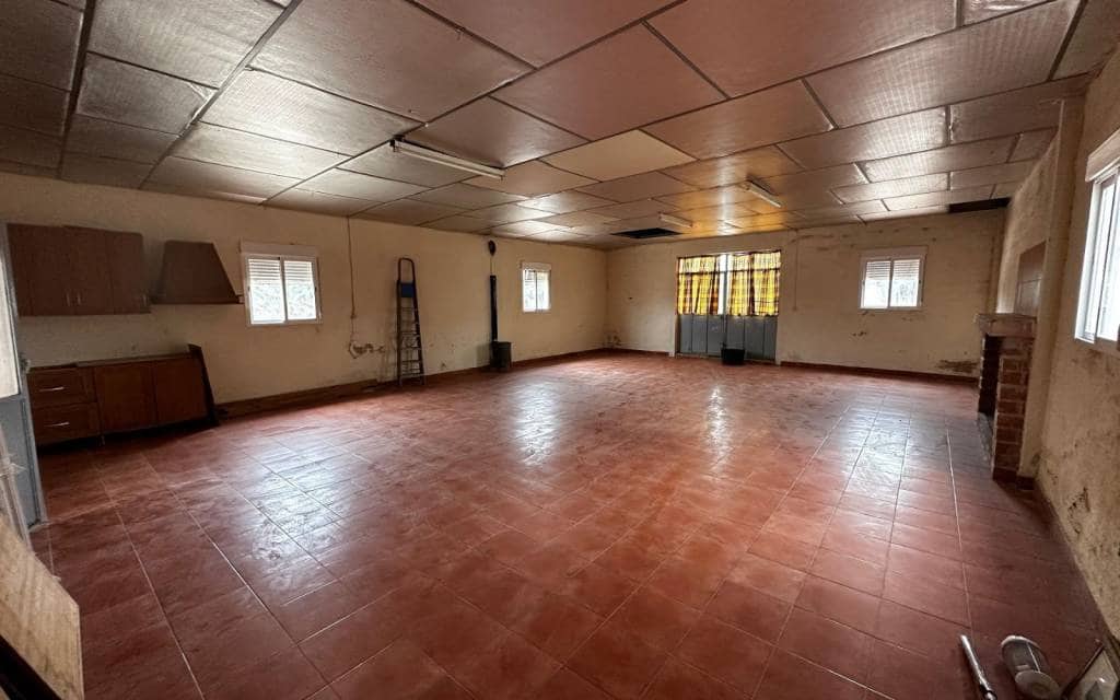 4 soveværelse Villa til salg i Yecla med swimmingpool - € 149.995 (Ref: 9778603)