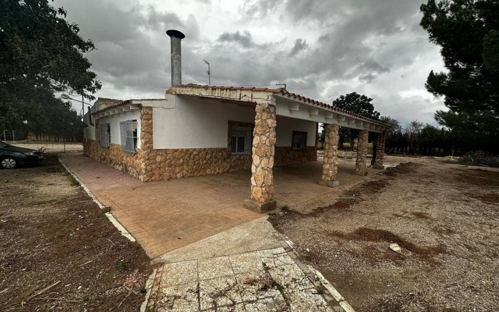 4 soveværelse Villa til salg i Yecla med swimmingpool - € 149.995 (Ref: 9778603)