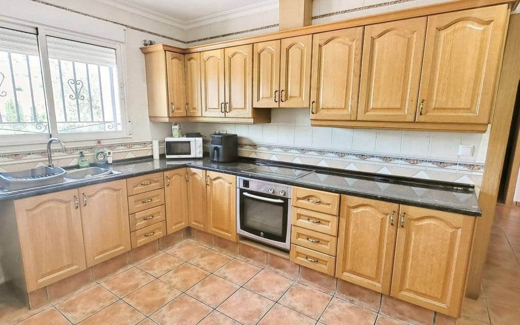 4 slaapkamer Villa te koop in La Romana met zwembad - € 345.000 (Ref: 9801446)