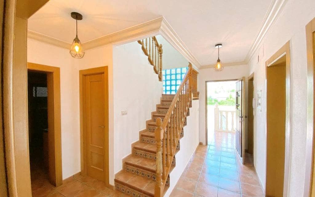 4 slaapkamer Villa te koop in La Romana met zwembad - € 345.000 (Ref: 9801446)