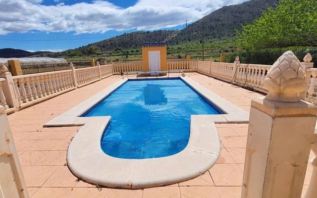 4 slaapkamer Villa te koop in La Romana met zwembad - € 345.000 (Ref: 9801446)