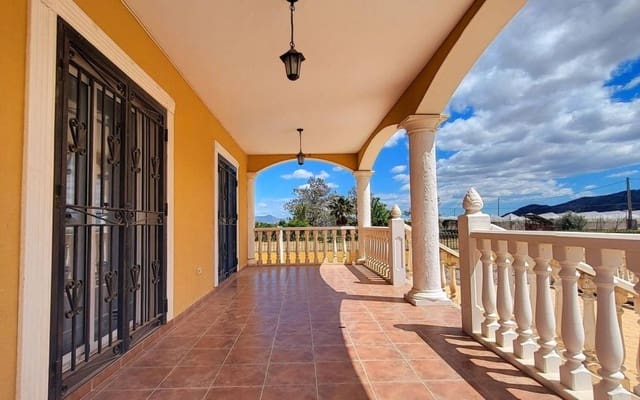 4 slaapkamer Villa te koop in La Romana met zwembad - € 345.000 (Ref: 9801446)