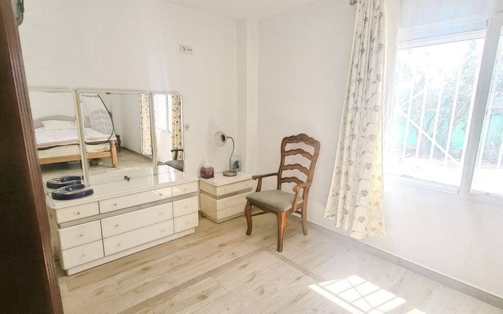 Chalet de 3 habitaciones en La Romana en venta con piscina - 279.999 € (Ref: 9804981)