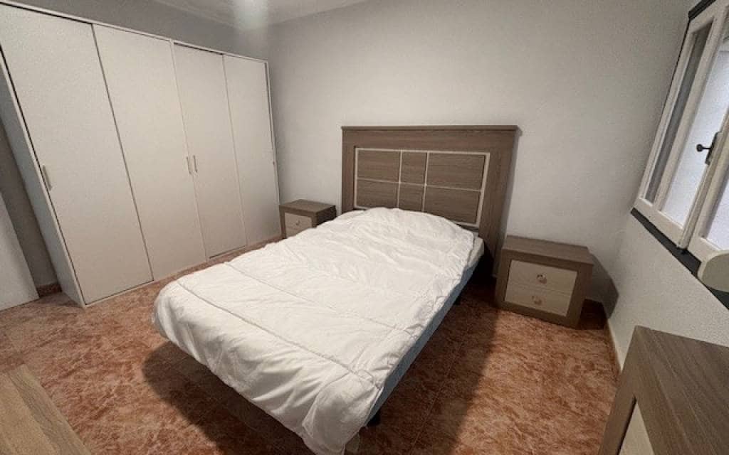 3 bedroom Apartment for rent in Petrel / Petrer - € 700 (Ref: 9823190)