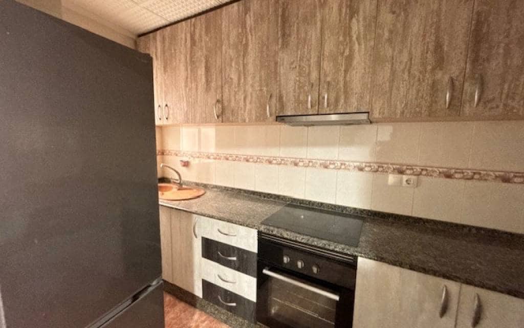 3 bedroom Apartment for rent in Petrel / Petrer - € 700 (Ref: 9823190)