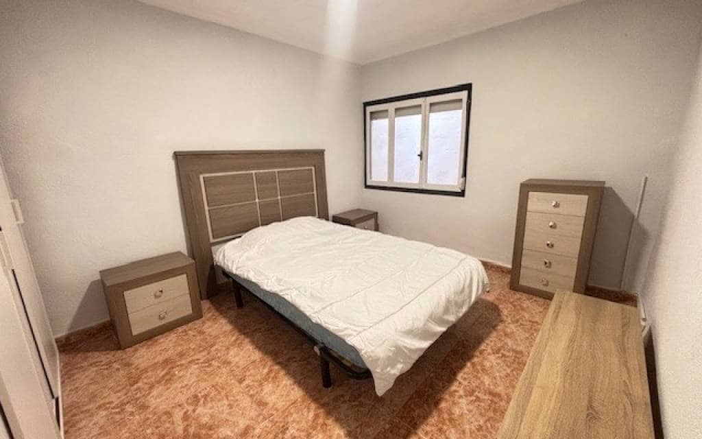 3 bedroom Apartment for rent in Petrel / Petrer - € 700 (Ref: 9823190)