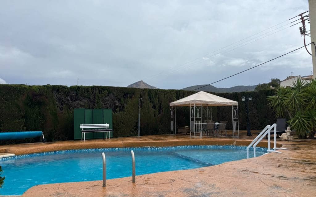 6 bedroom Villa for sale in Petrel / Petrer with pool garage - € 495,000 (Ref: 9827643)