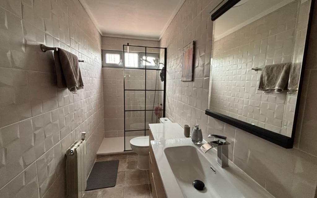 6 bedroom Villa for sale in Petrel / Petrer with pool garage - € 495,000 (Ref: 9827643)