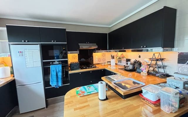 6 sypialnia Willa na sprzedaż w Petrel / Petrer z basenem garażem - 495 000 € (Ref: 9827643)