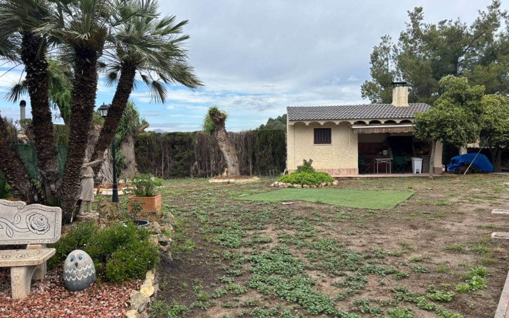 6 bedroom Villa for sale in Petrel / Petrer with pool garage - € 495,000 (Ref: 9827643)