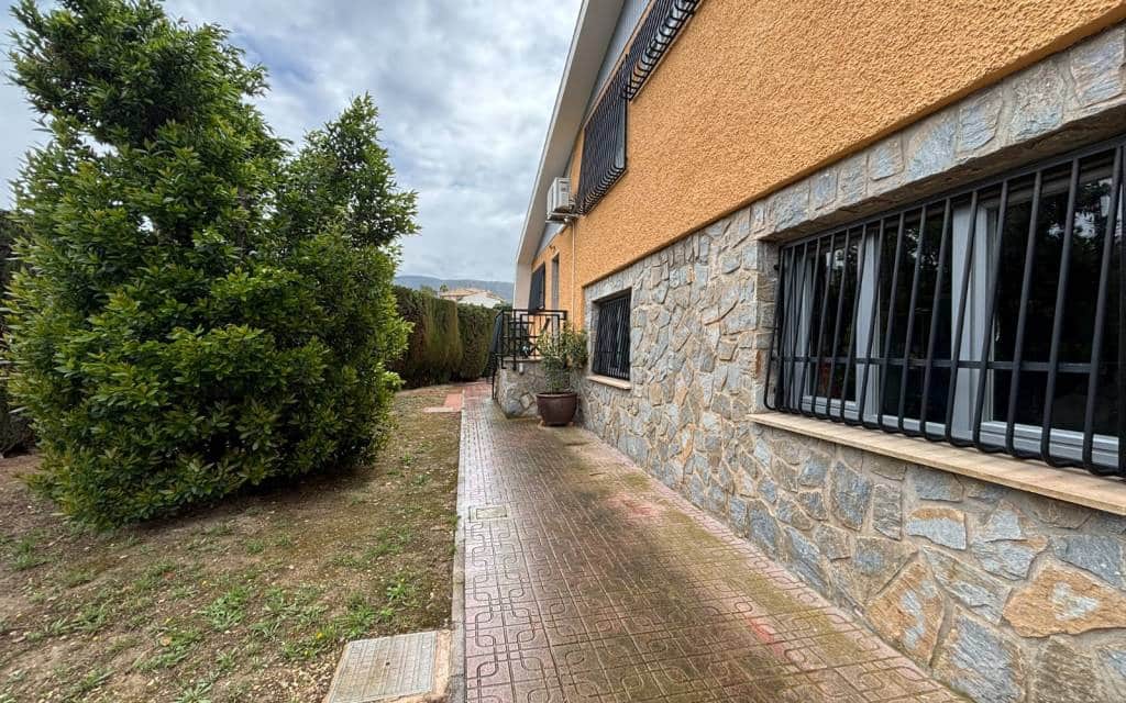 6 bedroom Villa for sale in Petrel / Petrer with pool garage - € 495,000 (Ref: 9827643)
