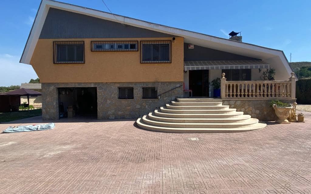 6 bedroom Villa for sale in Petrel / Petrer with pool garage - € 495,000 (Ref: 9827643)