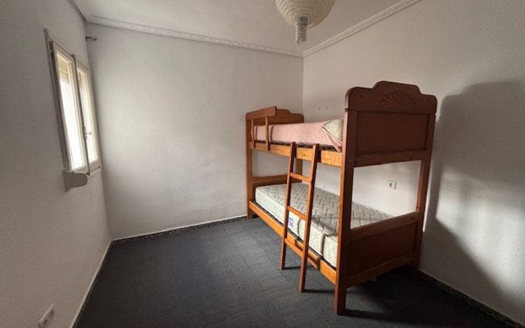 3 bedroom Apartment for rent in Sax - € 500 (Ref: 9834229)