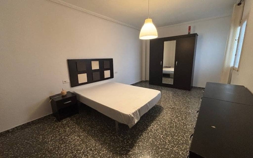 3 bedroom Apartment for rent in Sax - € 500 (Ref: 9834229)