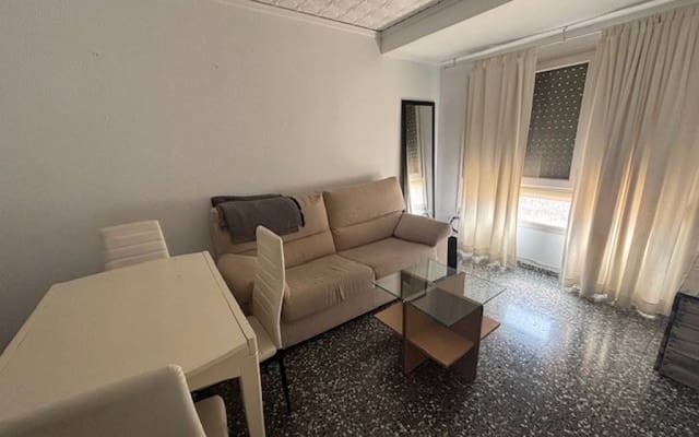 3 bedroom Apartment for rent in Sax - € 500 (Ref: 9834229)