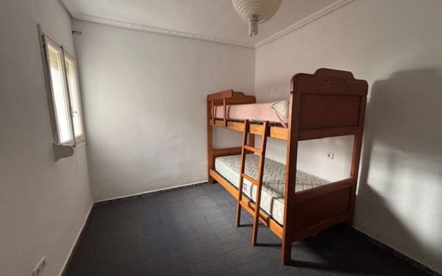 3 bedroom Apartment for rent in Sax - € 500 (Ref: 9834229)