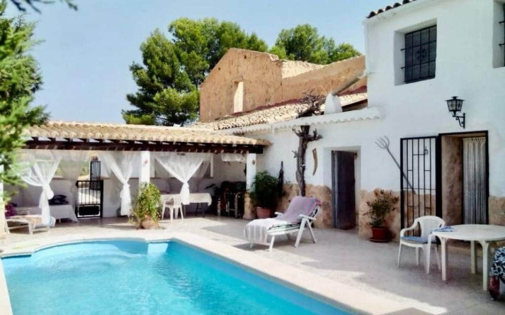 Finca/Casa Rural de 5 habitaciones en Pinoso en venta con piscina garaje - 299.995 € (Ref: 9838531)