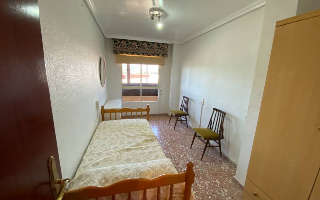 4 bedroom Apartment for sale in Sax - € 109,500 (Ref: 9848097)