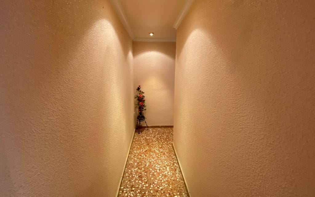 4 bedroom Apartment for sale in Sax - € 109,500 (Ref: 9848097)