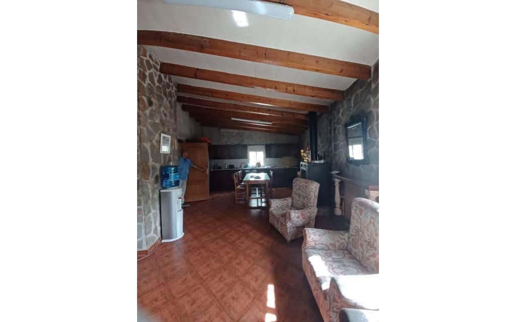 5 bedroom Villa for sale in Sax with pool - € 339,995 (Ref: 9853008)