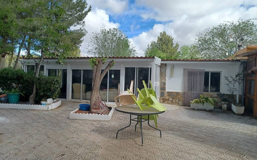 5 bedroom Villa for sale in Sax with pool - € 339,995 (Ref: 9853008)