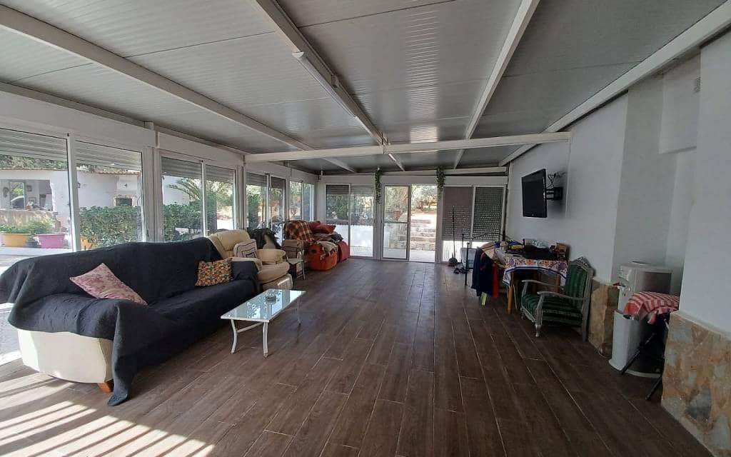 5 bedroom Villa for sale in Sax with pool - € 339,995 (Ref: 9853008)