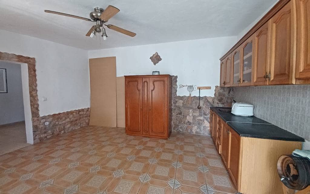 5 bedroom Villa for sale in Sax with pool - € 339,995 (Ref: 9853008)
