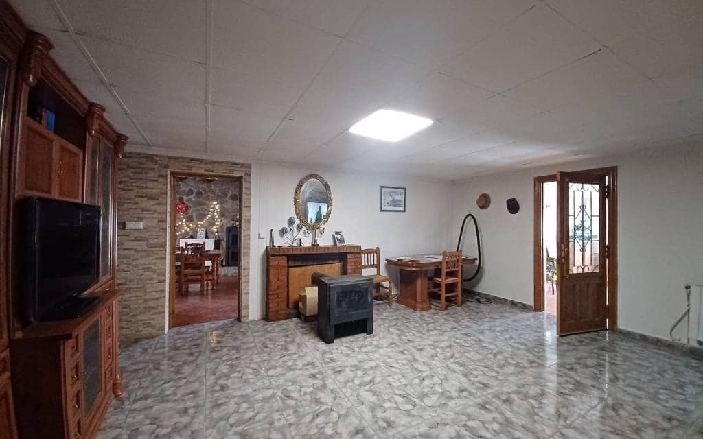 5 bedroom Villa for sale in Sax with pool - € 339,995 (Ref: 9853008)