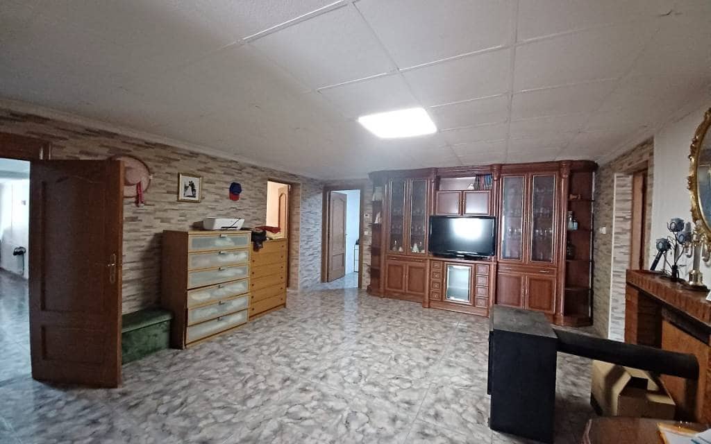 5 bedroom Villa for sale in Sax with pool - € 339,995 (Ref: 9853008)