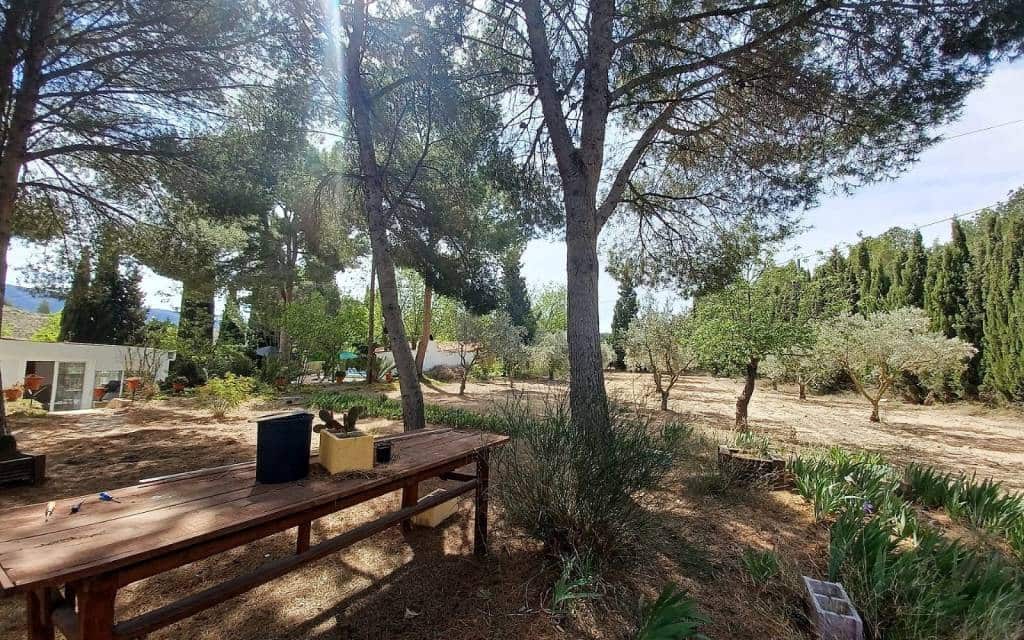 5 bedroom Villa for sale in Sax with pool - € 339,995 (Ref: 9853008)