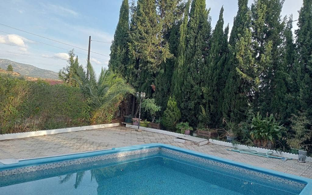 5 bedroom Villa for sale in Sax with pool - € 339,995 (Ref: 9853008)