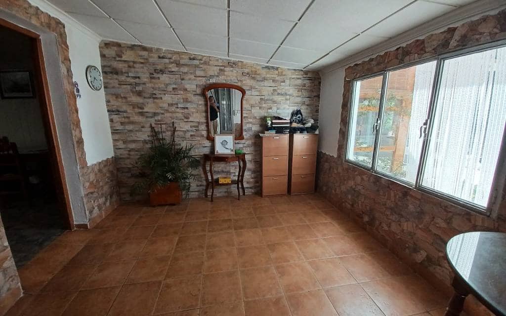 5 bedroom Villa for sale in Sax with pool - € 339,995 (Ref: 9853008)