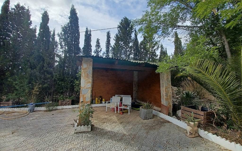 5 bedroom Villa for sale in Sax with pool - € 339,995 (Ref: 9853008)
