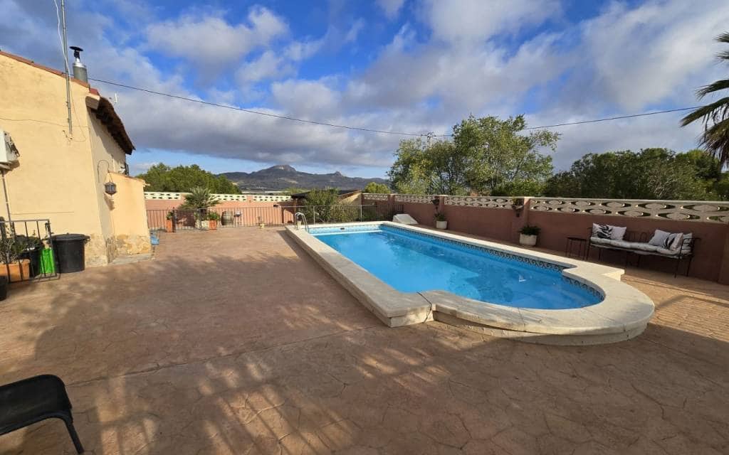 5 soverom Villa til salgs i Sax med svømmebasseng - € 349 995 (Ref: 9858411)